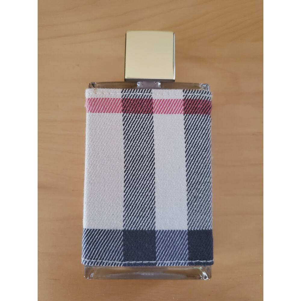 Free     Burberry London Dream Eau de Parfum 100ml AUTHENTIC $130